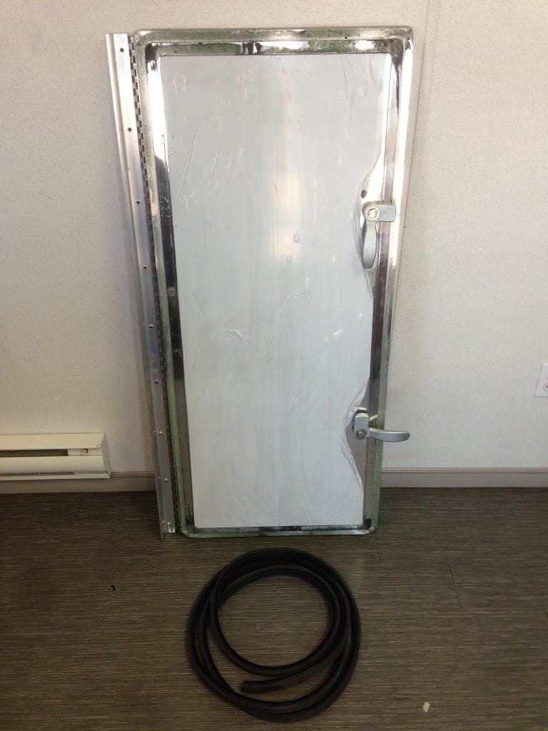 RL-03S-01 Porte avant complet